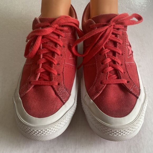 CONVERSE Women’s Suede Leather Sneakers Size 9 - Picture 2 of 9